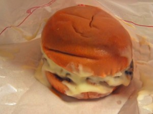 とびきりハンバーグサンド チーズ(2)